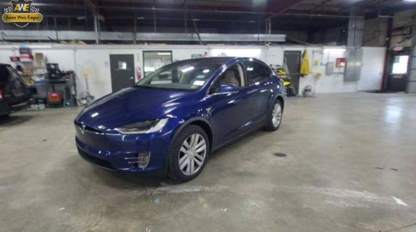 TESLA MODEL X 2017 5YJXCAE40HF040759 image